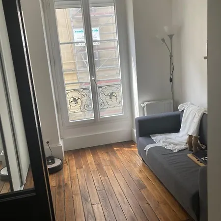 3 Pieces 11e Apartment *